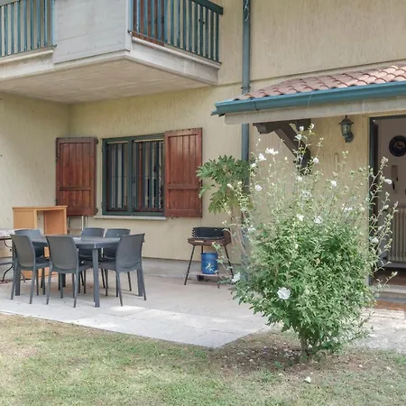 Appartamento Ida - 2 Bedrooms With Private Garden